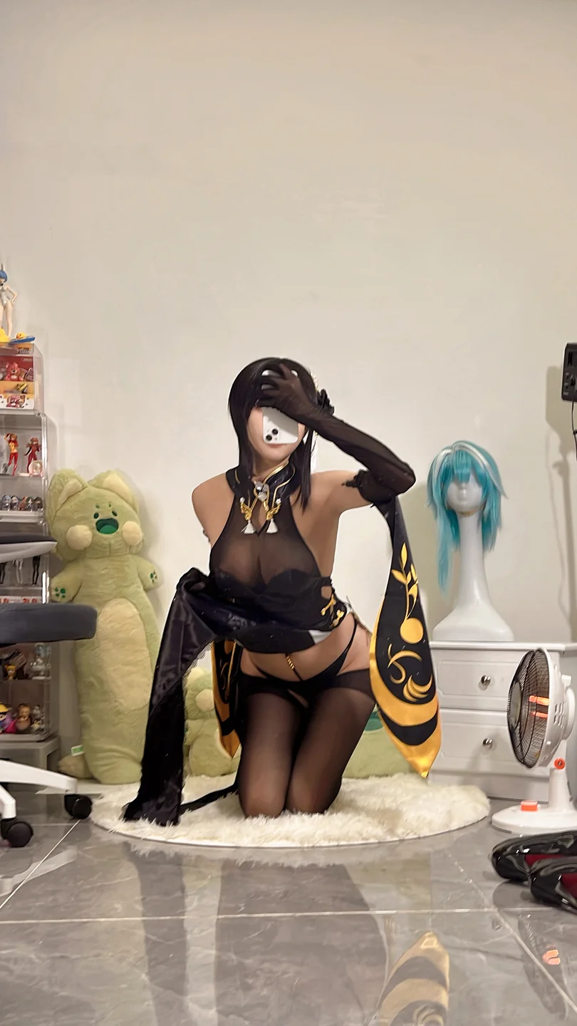 影子喵Ghost - 镇海黑旗袍 [131P,4V-3.71GB] tg@simisebaisi 【丝足阁】111.webp